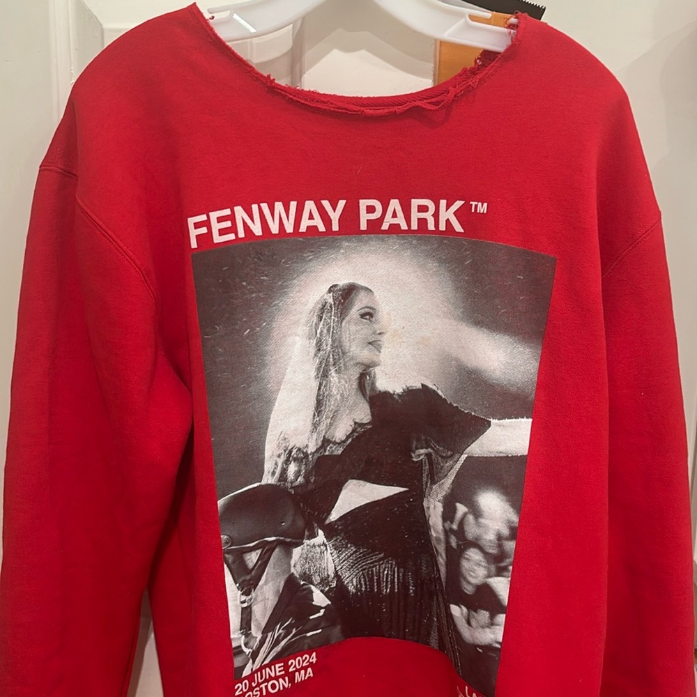 super cute lana del ray fenway park merch size medium